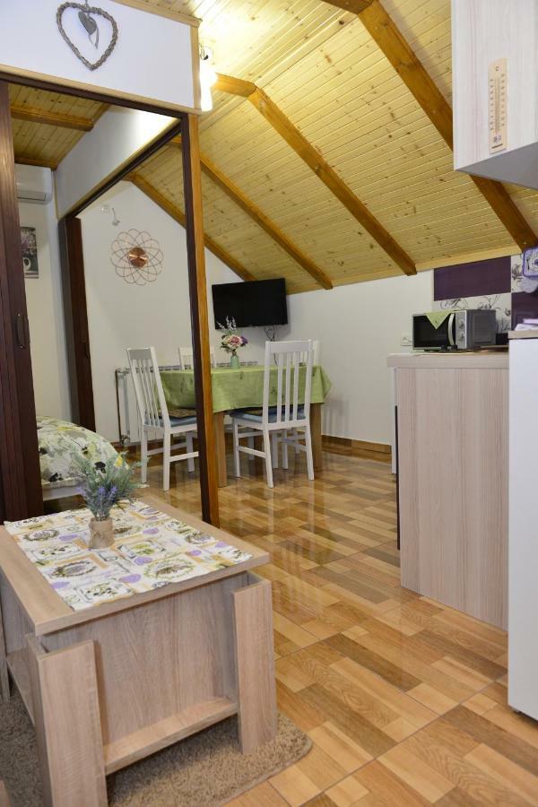 Apartmani Miscevic Josipdol Kültér fotó