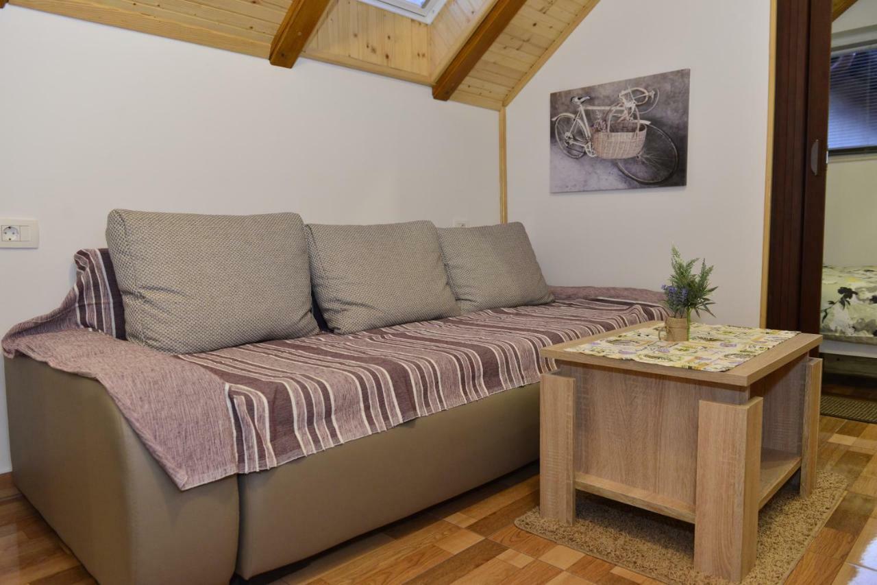 Apartmani Miscevic Josipdol Kültér fotó